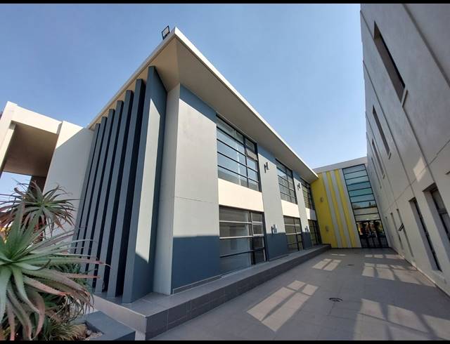 215M² OFFICE TO LET IN ALLANDALE